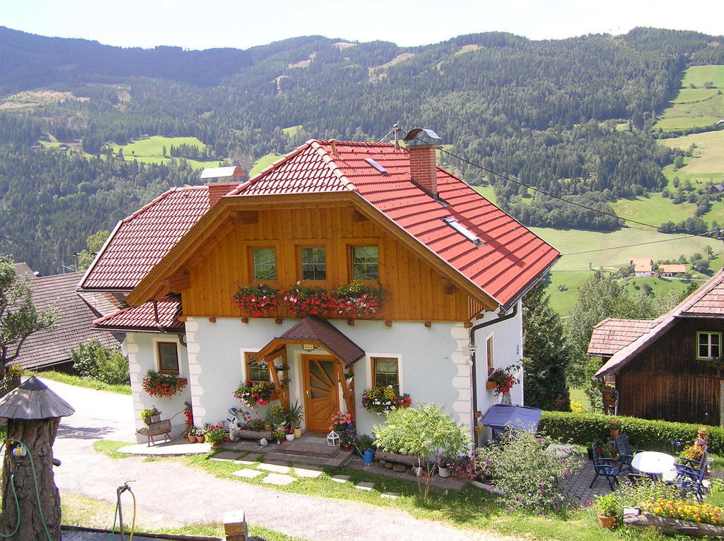 Ferienhaus Pirker Villa Krems in Kaernten Bagian luar foto